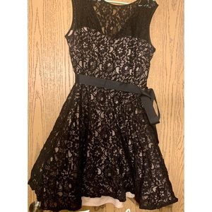 Betsy&Adam Black Lace Dress w/Tulle SZ:16